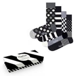 Happy socks Strumpor 4P Black and White Gift Box Svart mönstrad bomull Strl 36/40