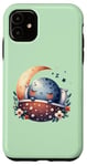 Coque pour iPhone 11 Vert, lune rêveuse dort dans un croissant de lune floral