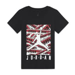 The Jordan T-Shirt keeps little ones comfortable in soft cotton jersey fabric. Toddler - Black