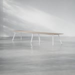 Konferensbord Viggo Standard- Laminat höjd 73 cm, Storlek 440 cm, Bordsskiva Valnöt, Färg underrede Vit
