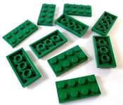 LEGO Pack of 10 Plate 2 x 4 knobs in green.