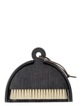 Bloomingville Cleaning Dustpan & Broom Svart