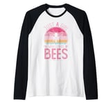 Just A Girl Who Loves Bees, Vintage Bees Girls Kids Women's Raglan Baseball Tee
