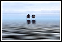 Solstolar i vattnet Poster/Black/White: 80x120 1295 Tavla med ram (svart)