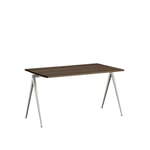 HAY - Pyramid Table 01 - Beige Base - Smoked Oak - 140x75 cm - Träfärgad - Skrivbord - Metall/Trä