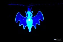 Chaîne lumninosa lumières LED OmniaLaser (marque italienne) à piles pour usage intérieur et avec interrupteur on/off bleu chauve-souris bat halloween party fête (ol-ledbat)