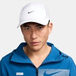 Nike Dri-Fit Advanced Fly AeroBill AeroAdapt Cap L/XL unisex - Vit löparmössa med hög prestanda och komfort