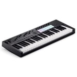 Novation Launchkey 49 [MK4] — clavier maître MIDI USB de 49 touches semi-lestées avec intégration aux STAN. Mode Chord, mode Scale, 8 pads rythmiques et arpégiateur. Bundle de logiciels fourni.