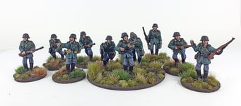 Early War German Squad B - Summer Uniform