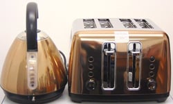 Brand New Debranded 4 slice Toaster with matching 3kw Traditional kettle Copper