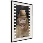 Plakat - Monkey In Hat - 20 x 30 cm - Sort ramme med passepartout