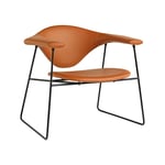 Gubi - Masculo Lounge Chair Sledge Base, Tyg: Kat. 3 - Gubi Velvet (Velutto) - G075/130, Underrede: Krom - Brun - Fåtöljer - Metall/Textilmaterial