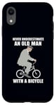 Coque pour iPhone XR Ne sous-estimez jamais un vieil homme avec un mème de vélo à vélo
