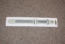 APPLE I WATCH WHITE WRIST STRAP 42/44MM MADE IN CHINA QUALITY ITEM NEW UK