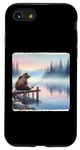 Coque pour iPhone SE (2020) / 7 / 8 Canne à pêche à l'ours au bord du lac brumeux à l'aube
