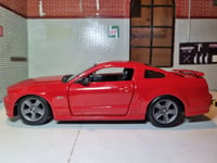 Ford Mustang GT 2006 Red Maisto 1:24 Diecast Detailed Model Car New 31997