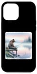 Coque pour iPhone 15 Plus Canne à pêche à l'ours au bord du lac brumeux à l'aube