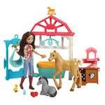 Spirit l'indomptable Coffret Nurserie avec poupée Lucky 18 cm, 4 figurines d’animaux, et accessoires, jouet pour enfant, HCH37