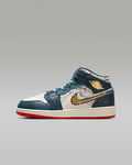 Air Jordan 1 Mid SE Older Kids' Shoes