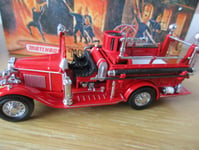 Matchbox 1/43 Scale Diecast YFE09 - 1932 Ford AA Open Cab Fire Engine Bpxed