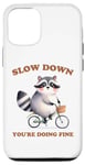 Coque pour iPhone 15 Raccoon Slow Down Relax Breathe Self Care You're Ok Vélo