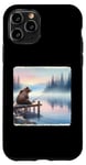 Coque pour iPhone 11 Pro Canne à pêche à l'ours au bord du lac brumeux à l'aube