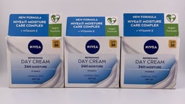 NIVEA Refreshing Day Cream 50ml Enriched with Vitamin E / SPF 30