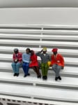 F1062 - Greenhills Scalextric Carrera Group of 5 Seated Spectators 1.32 Scale Ha