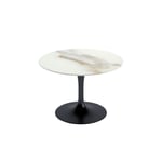 Knoll - Saarinen Round Table - Soffbord, Svart underrede, skiva i glansig vit Calacatta marmor, H: 36, Ø 51 - Svart - Soffbord - Metall/Sten