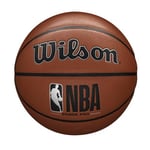 Wilson Ballon de Basketball intérieur/extérieur – Série NBA Forge Pro – Taille 7 – 74,9 cm (Marron)