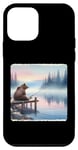 Coque pour iPhone 12 mini Canne à pêche à l'ours au bord du lac brumeux à l'aube