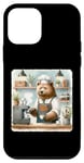 Coque pour iPhone 12 mini Bear As Barista In Cozy Shop. Machine à expresso pour café latte