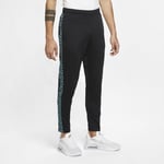 The F.C. Barcelona Pants are a soft essential with palm print inspired by the sandy beaches of Barcelona. Men's JDI - Black