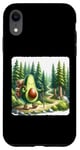 Coque pour iPhone XR Sac à dos de randonnée avocat dans une forêt luxuriante avec chemin