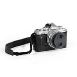 MegaGear MG2016 Ever Ready Demi-étui en Cuir véritable Compatible avec Nikon Z FC (16-50 mm) Noir