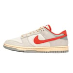 Nike Homme Dunk Low Sneaker, Sail Picante Red Photon Dust, 40.5 EU