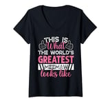 Womens This Is What The World’s Greatest Meemaw Looks Like V-Neck T-Shirt