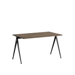 HAY - Pyramid Table 01 - Black Base - Smoked Oak - 140x75 cm - Träfärgad - Skrivbord - Metall/Trä