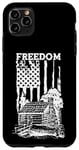Coque pour iPhone 11 Pro Max Cabane d'extérieur Freedom en bois avec drapeau américain vertical