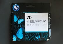 Genuine HP 70 Printhead - PHOTO BLACK & LIGHT GREY / DESIGNJET Z5200 (INC VAT)