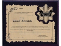 Triumph Diploma laget av plast med gravert laminat