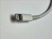 White iPhone Charger Lightning Cable Lead 1M