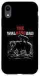 Coque pour iPhone XR Papa ours avec un garçon sur le dos - The King-Walking Dad