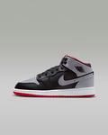 Air Jordan 1 Mid Older Kids' Shoes