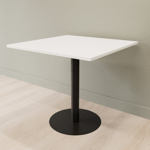 Cafébord kvadratiskt med runt pelarstativ, Storlek 80 x 80 cm, Bordsskiva Björk, Stativ Polerat rostfritt