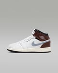 Air Jordan 1 Mid SE Older Kids' Shoes