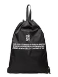 Calvin Klein Ckj 50 Drawstring Gym Bag Ryggsäck Väska Svart [Color: BLACK ][Sex: Men ][Sizes: ONE SIZE ]