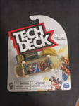 Finger Skate Tech Deck Primitive Rodriguez Gold