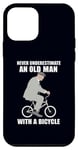 Coque pour iPhone 12 mini Ne sous-estimez jamais un vieil homme avec un mème de vélo à vélo