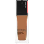 Shiseido Synchro Skin Radiant Lifting Foundation Løftende let makeup SPF 30 Skygge 430 Cedar 30 ml